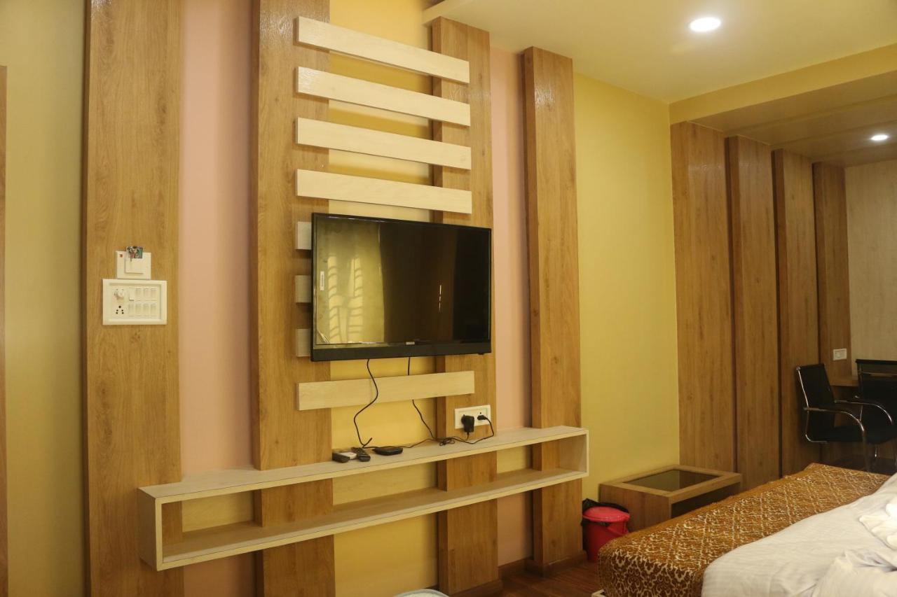 Hotel Himalaya Agartala Zewnętrze zdjęcie