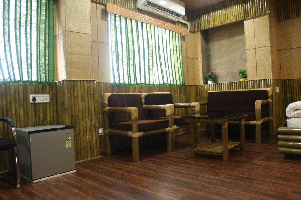 Hotel Himalaya Agartala Zewnętrze zdjęcie