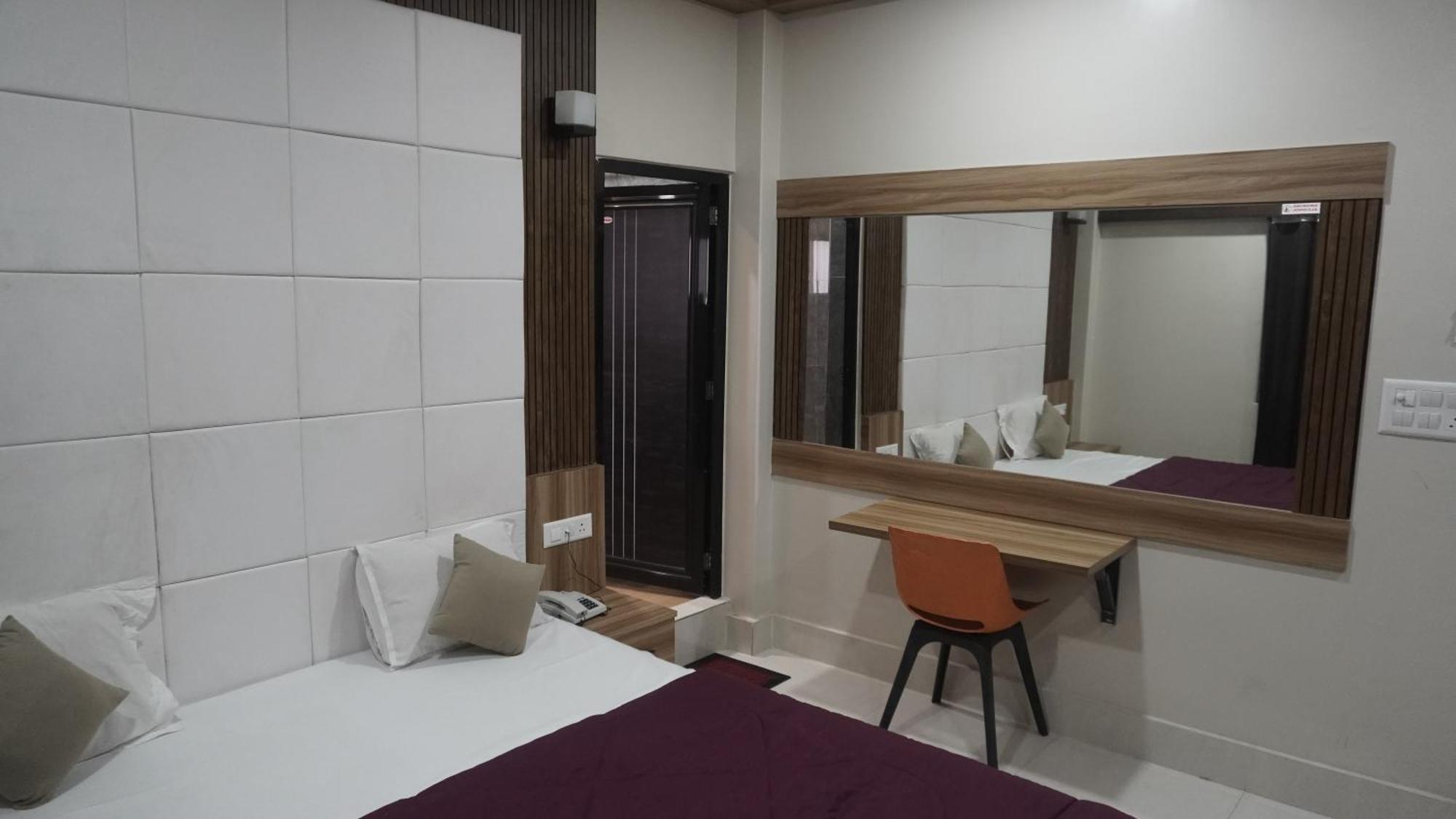 Hotel Himalaya Agartala Zewnętrze zdjęcie