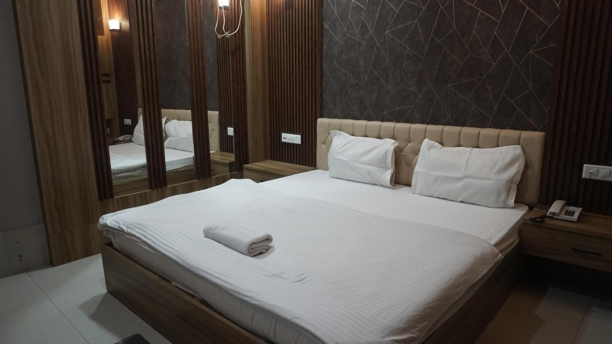 Hotel Himalaya Agartala Zewnętrze zdjęcie